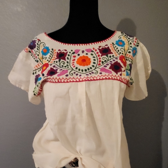 unbranded Tops - WOMEN'S MEXICAN EMBROIDERED BLOUSE